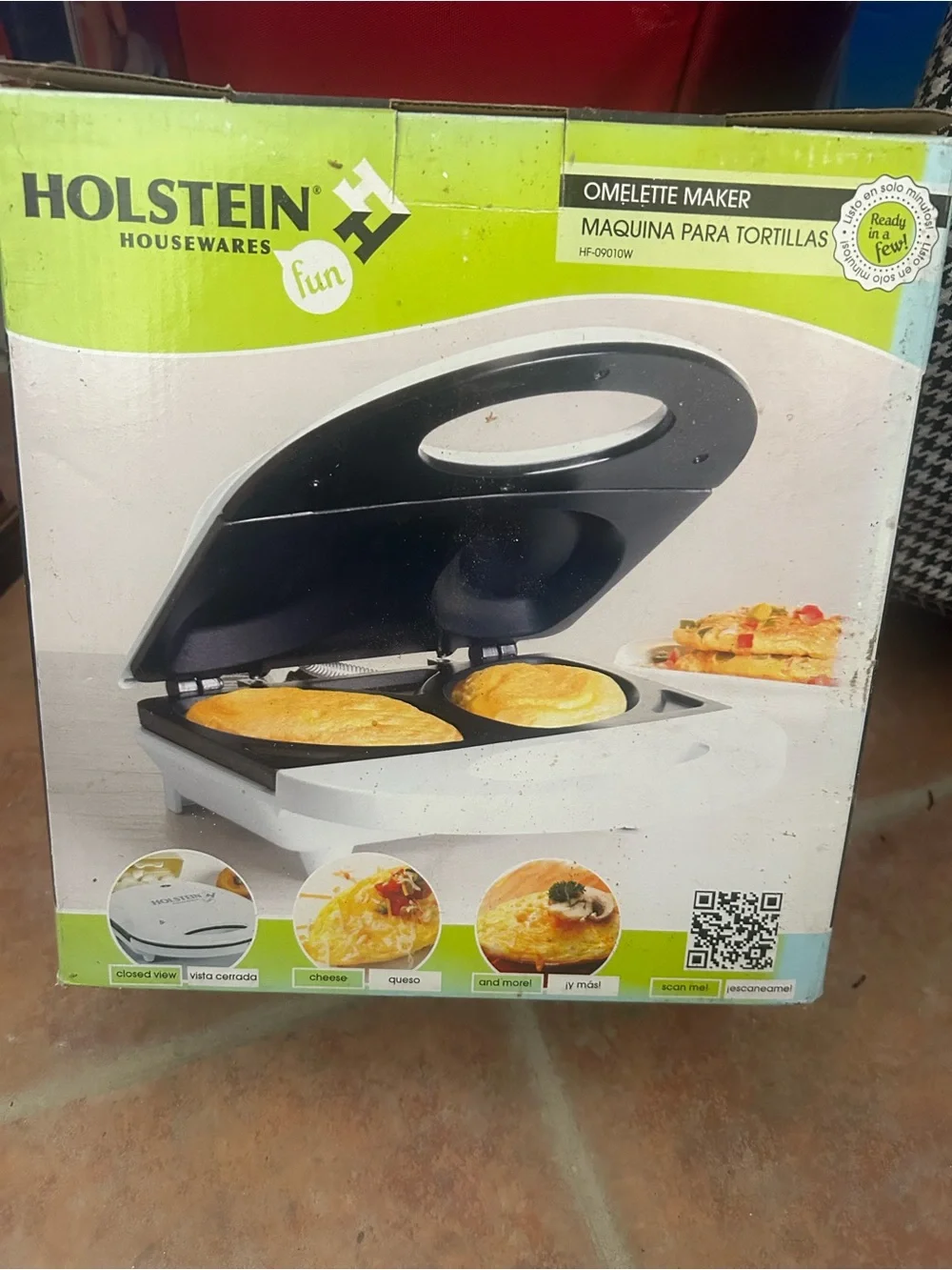 Holstein Housewares Black and White Omelette Maker - Dual Round Plates